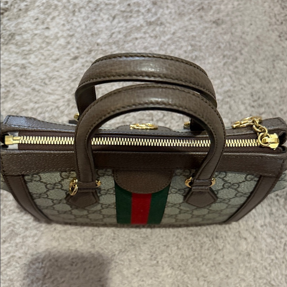 Gucci Beige and Brown Satchel with Green and Red Stripe

No longer available New - Picture 6 of 11